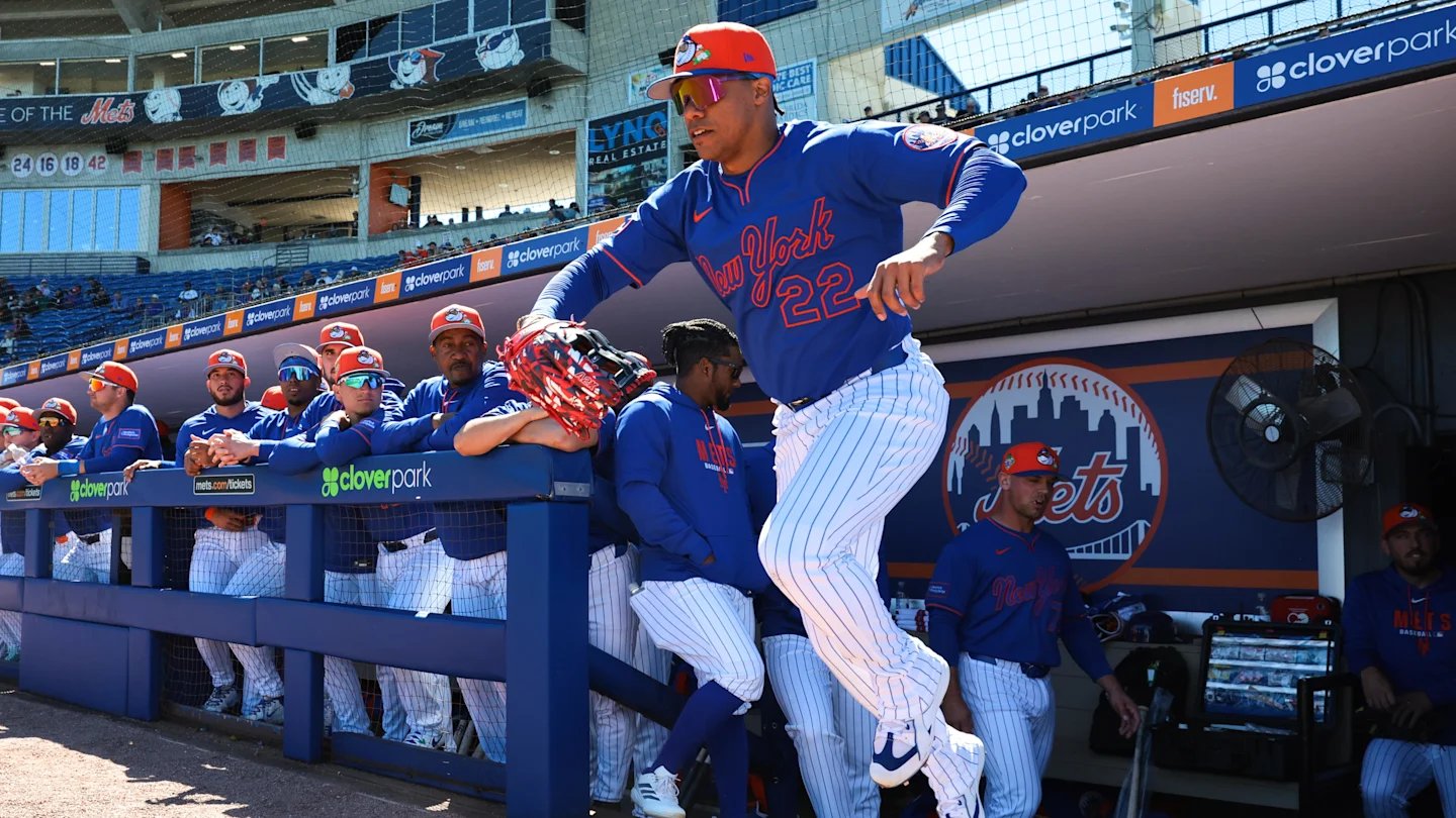 Feb 24, 2026; Port St. Lucie, Florida, USA; New York Mets left fielder Juan Soto (22) runs onto the field before the game against the Houston Astros at Clover Park. Mandatory Credit: Sam Navarro-Imagn Images