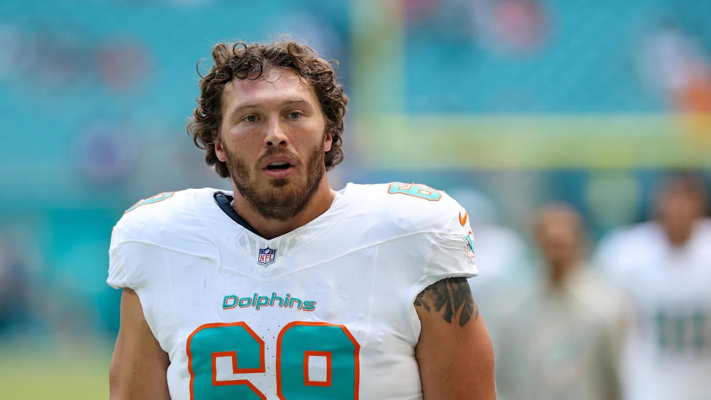 Chargers agree to terms with free agent OL Cole Strange