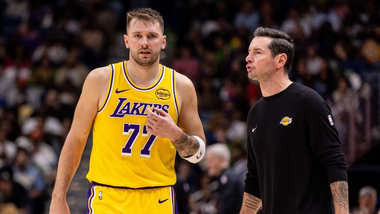 Lakers' Redick calls sideline tiff with Doncic 'very normal'