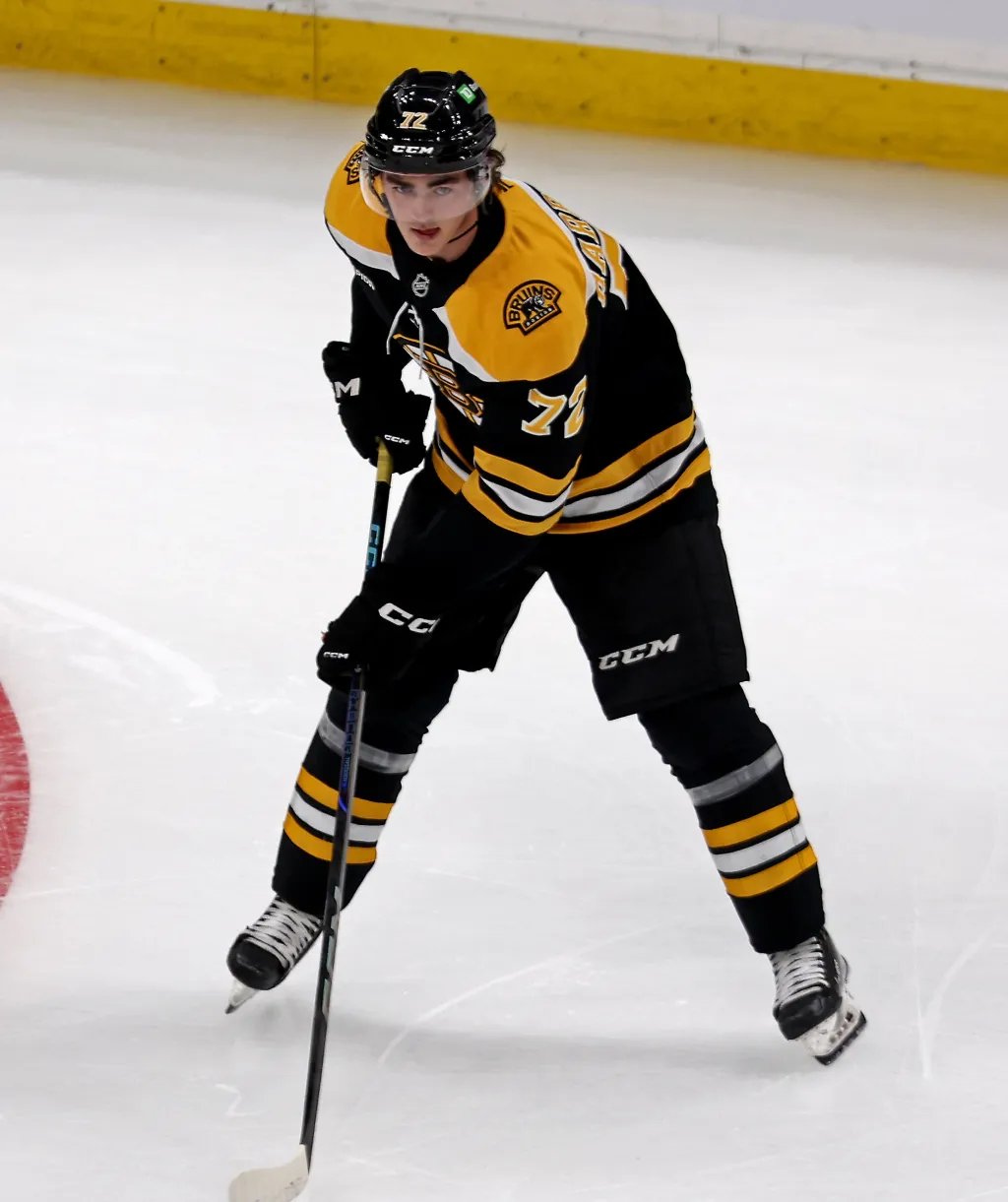 Bruins, Flyers make minor league swap