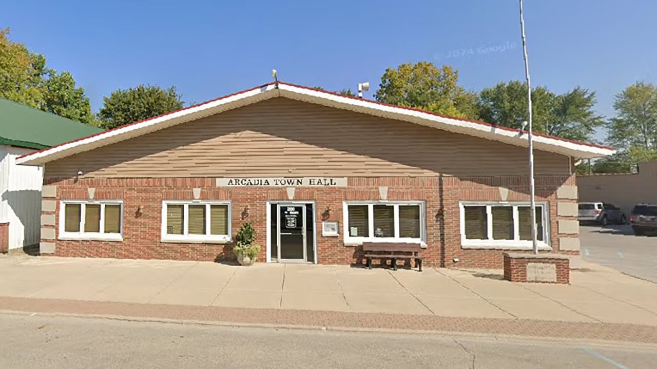 Some Arcadia residents told to evacuate after contractor hits gas main - Indianapolis News | Indiana Weather | Indiana Traffic