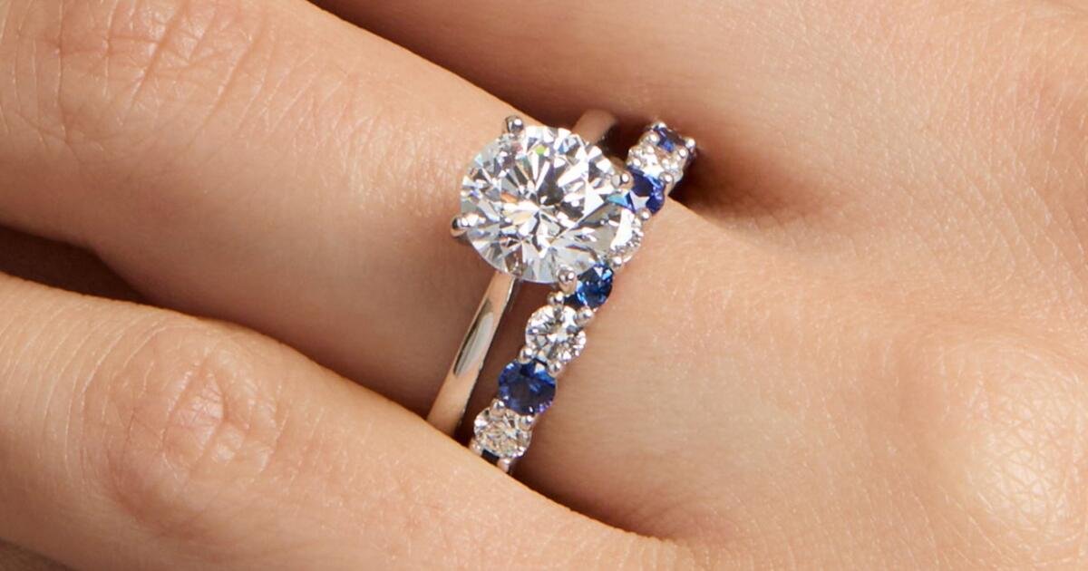 Carolyn Bessette Kennedy Engagement Ring: History and 2026 Jewelry Trends