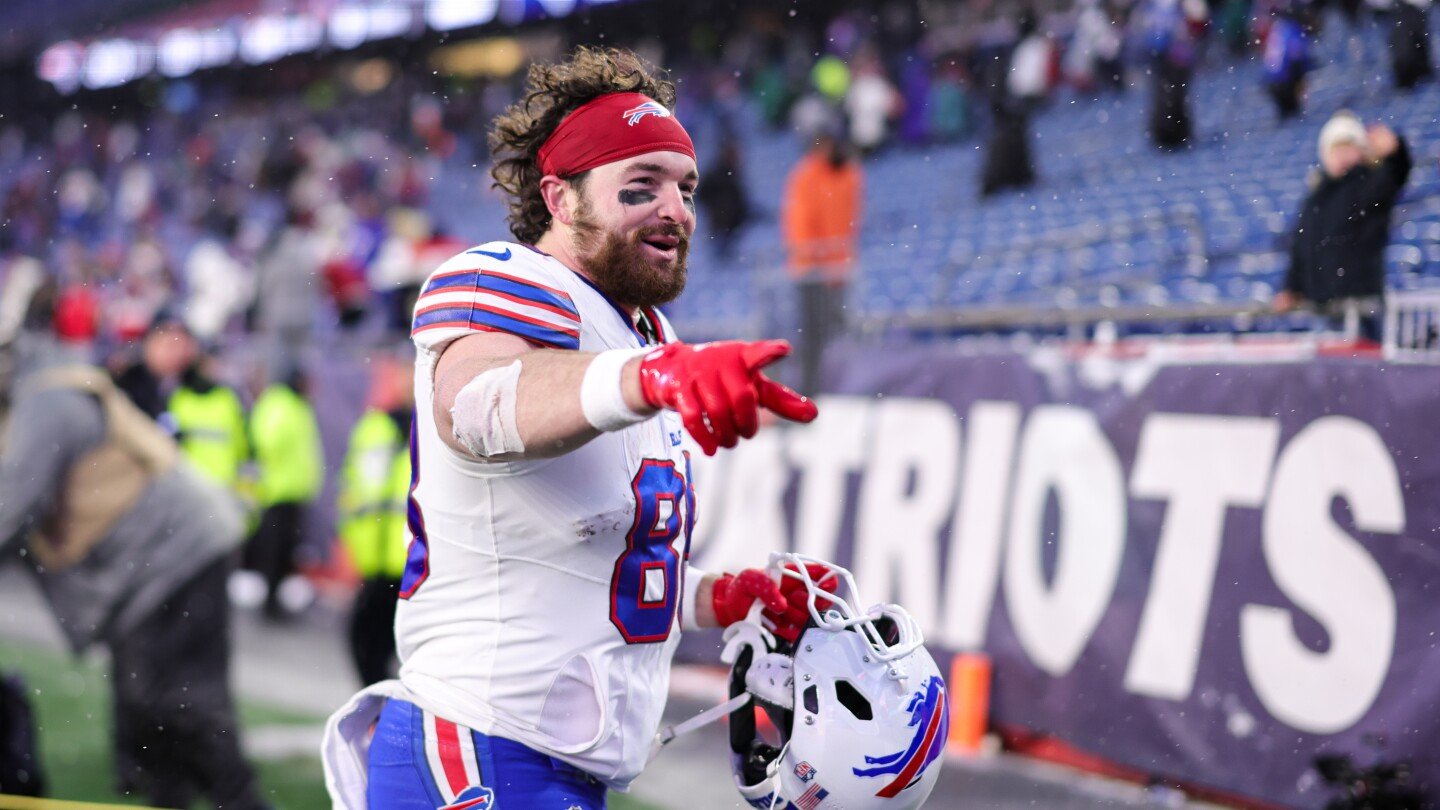 Bills, TE Dawson Knox agree to new three-year contract