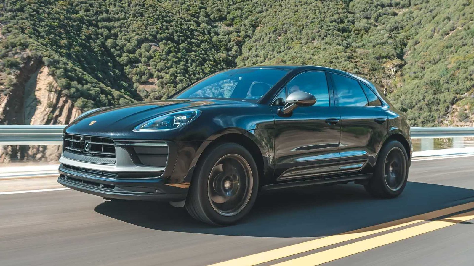 Last Call For Gas Macan: Porsche Builds Up Inventory Before Production Ends